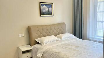 2 bedrooms, iron/ironing board, WiFi, bed sheets