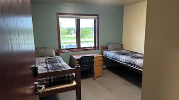 2 slaapkamers, een bureau, wifi, beddengoed