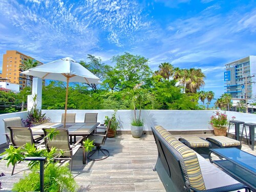 Ecosuite 2 in ciudades hermanas park and down town