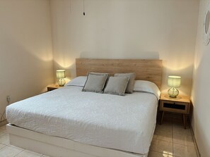 2 chambres, fer et planche à repasser, Wi-Fi gratuit, draps fournis