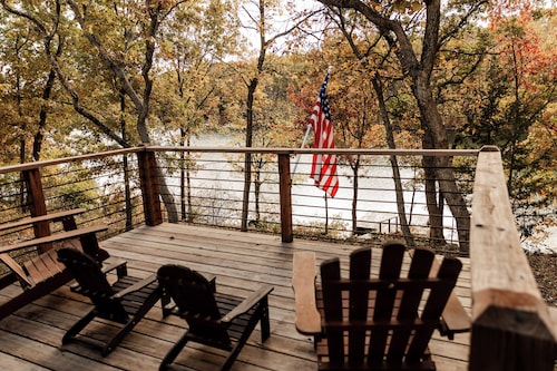 Inviting Lakefront A-Frame Cabin