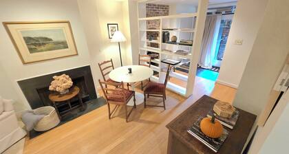 Charming cozy English style apartment w AC in Lively Kalorama/Adams Morgan