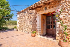 Exterior detail - SON FIGUEROLA - Beautiful villa with private pool and free Wi-Fi in Inca (Inca)