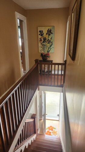 Upper floor of charming 2 story house in central Hawley with WiFi