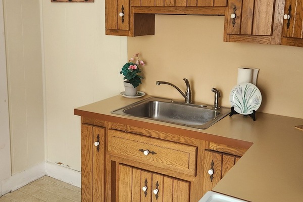 Microondas, parrilla de estufa, cafetera y tetera y tostadora