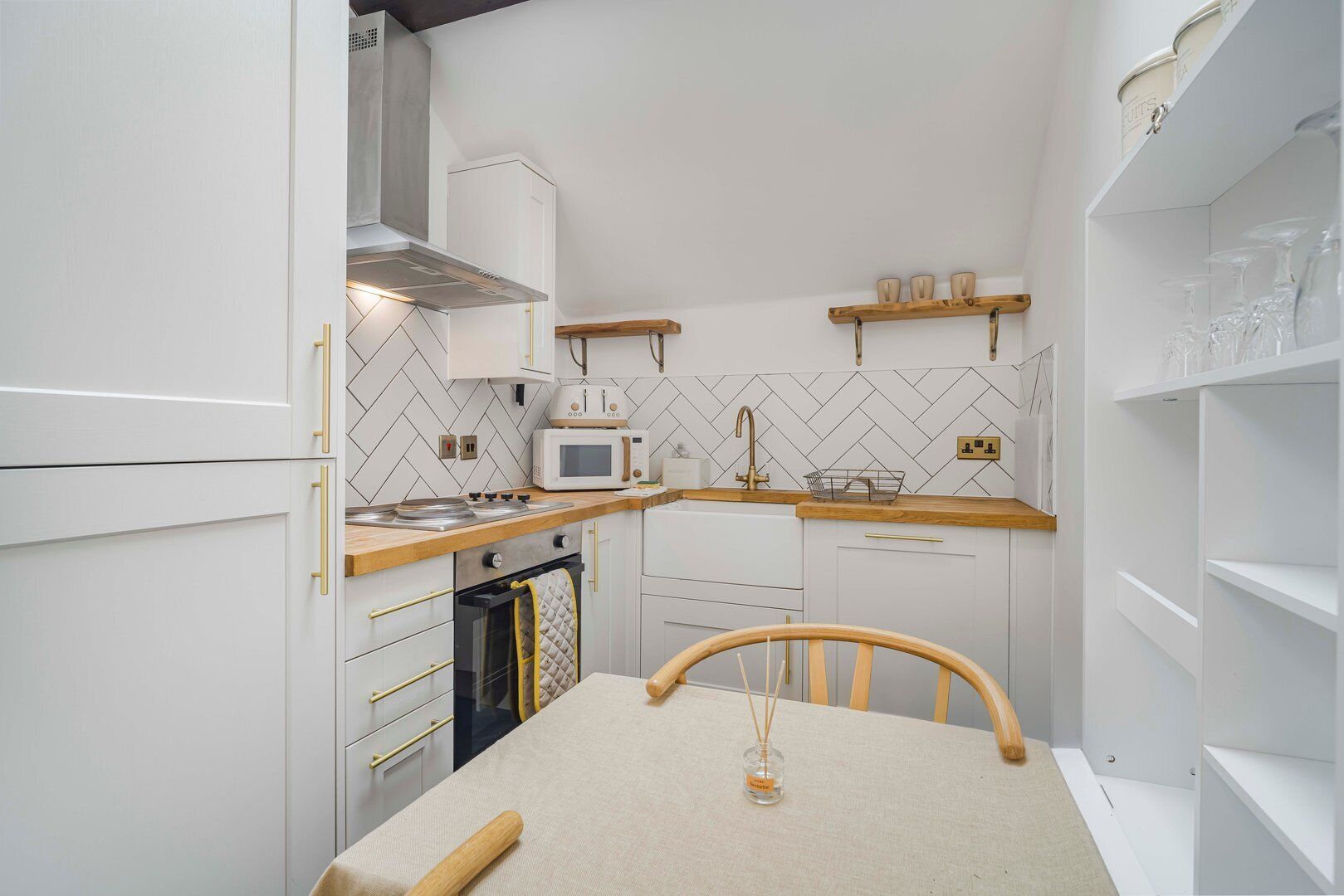 Fridge, microwave, oven, dishwasher