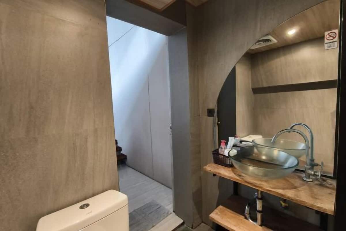 Shower, rainfall showerhead, hair dryer, slippers