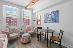 Dining - Tropical Cottage Condo Studio Pool/Beach (Palm Beach)