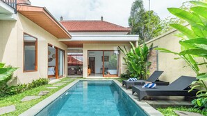 Pool - Reda Villa, 2BR Cozy Villa with Private pool 15min to Ubud Center (Bali)
