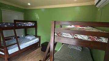 2 bedrooms, WiFi, bed sheets