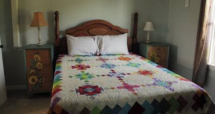 Charming 2-bedroom cottage for the perfect escape to rural living, pets welcome