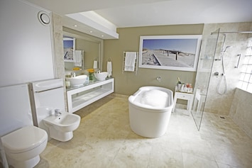 Sea View Penthouse @ the Palace All-Suite (2705)