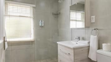 Een douche, een haardroger