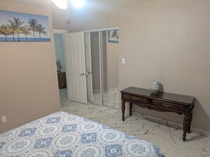 1 室のベッドルーム、WiFi