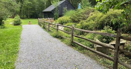 Cozy cottage in charming Pound Ridge with WiFi, AC