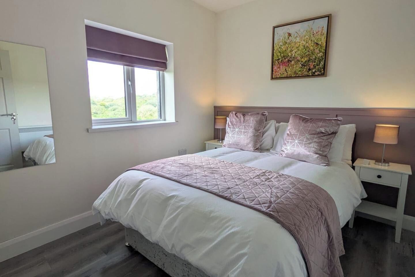 2 slaapkamers, een strijkplank/strijkijzer, wifi, beddengoed