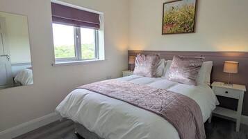 2 slaapkamers, een strijkplank/strijkijzer, wifi, beddengoed