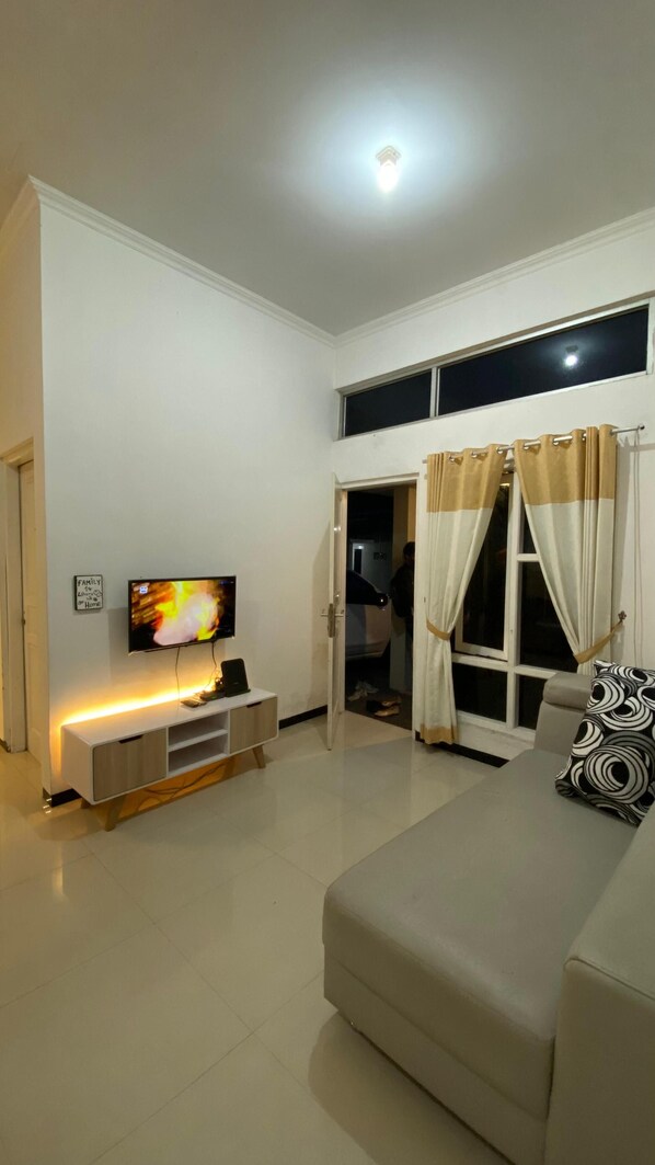 Deluxe House | Living area - Omah Kulon Malioboro (Kasihan)