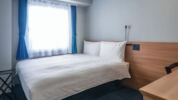 Laptop workspace, blackout drapes, iron/ironing board, free WiFi