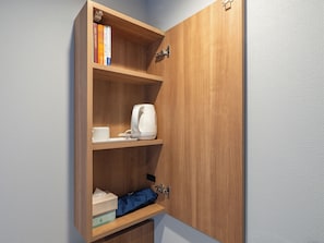 Laptop workspace, blackout curtains, iron/ironing board, free WiFi