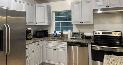 Entire 5 bedrooms house near DC and Metro