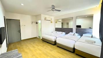 Family Room | Desk, iron/ironing board, free WiFi, bed sheets