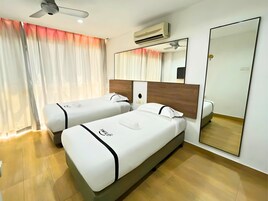 Twin Room | Desk, iron/ironing board, free WiFi, bed sheets