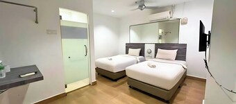 Smile Hotel Damansara Tropical