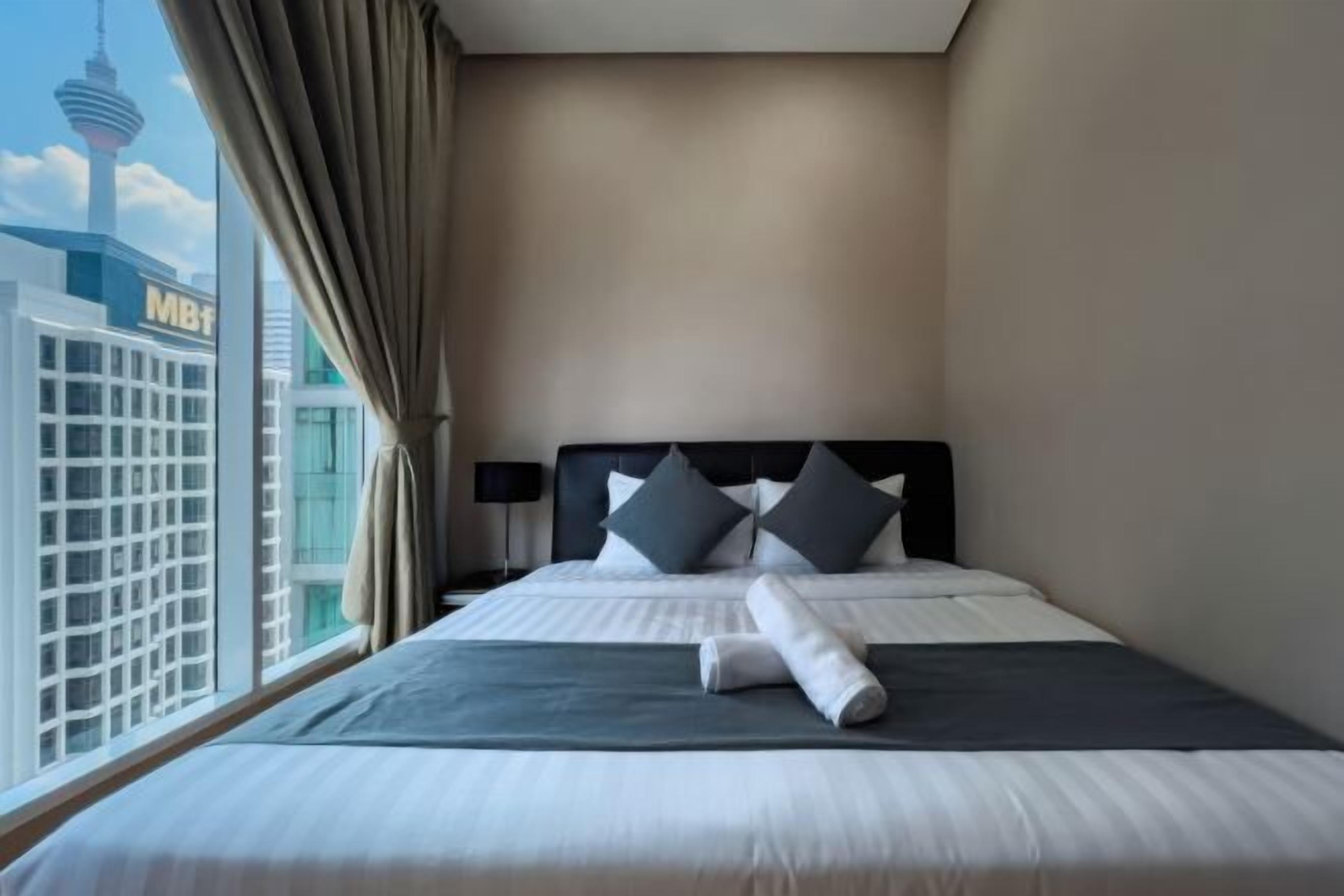 Desk, laptop workspace, free WiFi, bed sheets