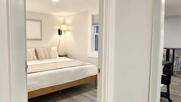 Bureau, fer et planche Ă repasser, Wi-Fi, draps fournis