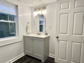 Unclassified image, 4 of 24, button