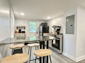 Nicht klassifiziertes Bild, 3 von 24, Schaltfläche