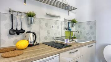 Fridge, microwave, stovetop, toaster