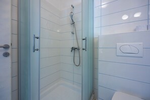 Shower, towels