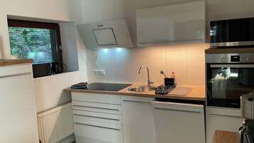 Mikrowelle, Ofen, Herdplatte, Geschirrspüler