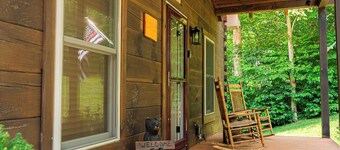 Long Valley Lights Cabin - Amazing View & 2 min. to the Blue Ridge Parkway