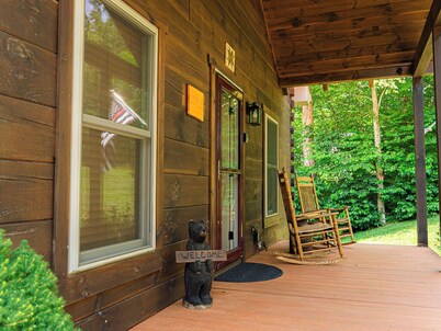 Long Valley Lights Cabin - Amazing View & 2 min. to the Blue Ridge Parkway