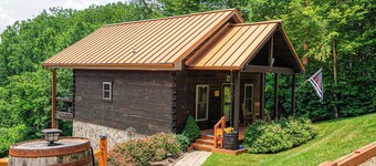 Long Valley Lights Cabin - Amazing View & 2 min. to the Blue Ridge Parkway