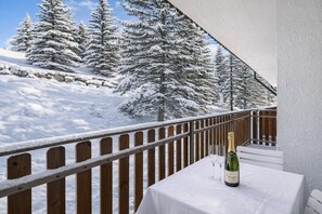 Outdoor dining - Appartamento la Cerbiatta, Sauze d'Oulx, Italy (Sauze d'Oulx)