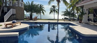 Luxurious 6-bedroom Villa with WiFi, AC in marvelous Casares