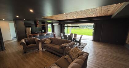 Spacious Rural Two Bedroom still close to town