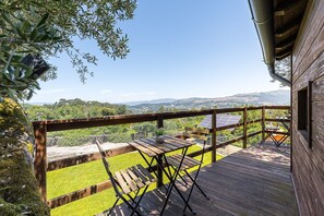 Outdoor dining - GuestReady - Relaxing experience in Queijada (Porto)