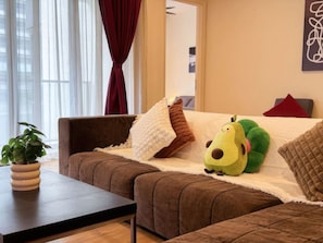 Superior Apartment, 3 Bedrooms, Balcony, City View | Living area