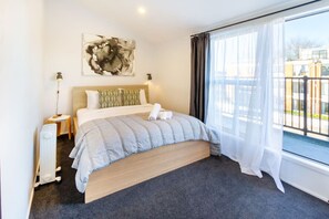 2 bedrooms, iron/ironing board, travel cot, free WiFi