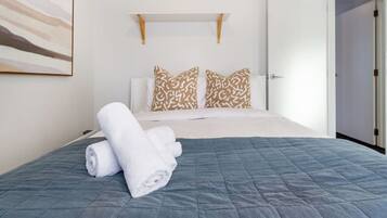 2 bedrooms, iron/ironing board, travel cot, free WiFi