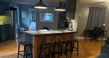 Charming 3-bedroom house with WiFi and AC in beautiful Loretto