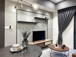Appartement Supérieur, 1 chambre, balcon, vue ville | Restauration dans la chambre
