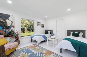 7 chambres, fer et planche à repasser, Wi-Fi, draps fournis