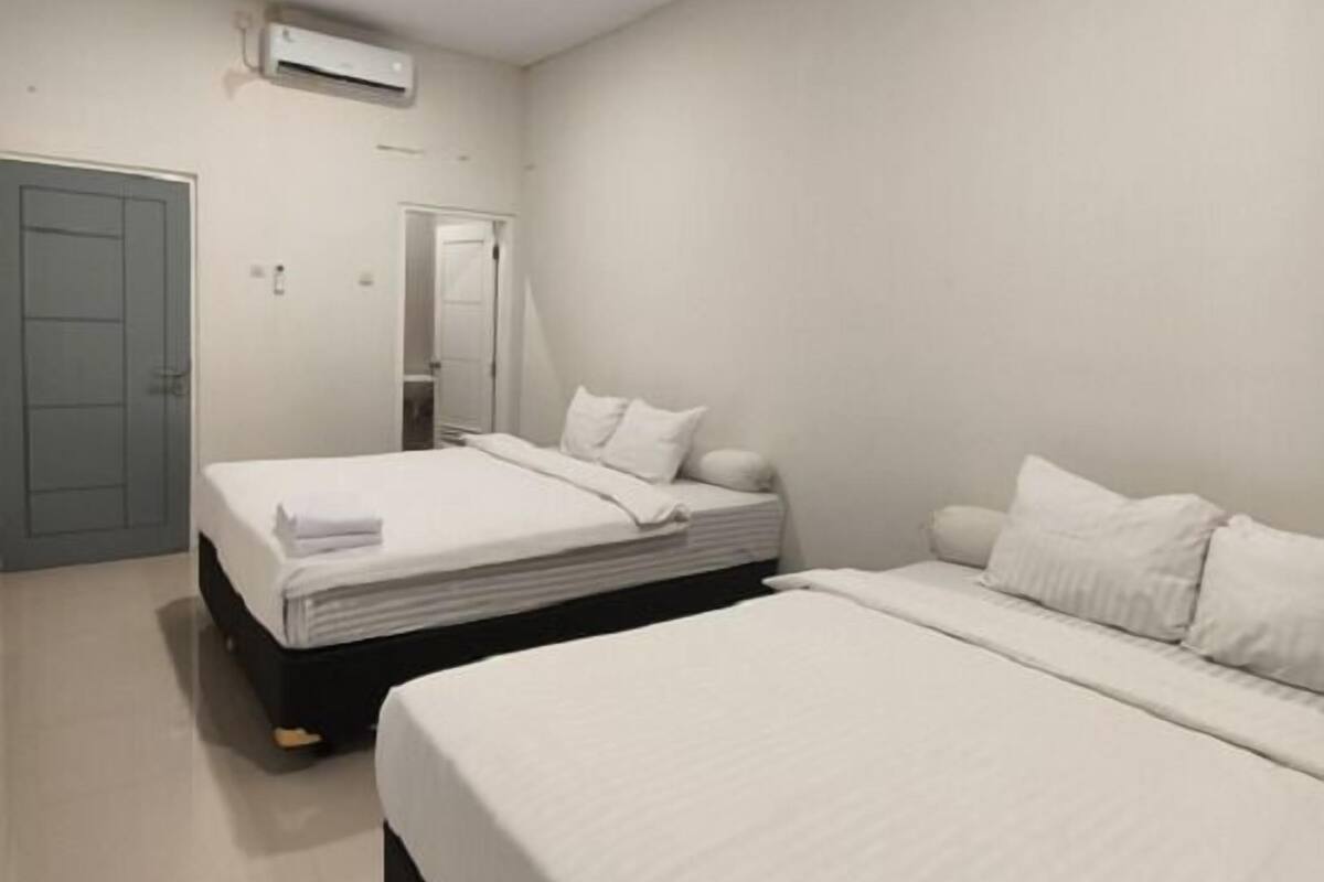 Family Bed 2 | Free WiFi, bed sheets