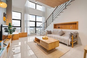Superior Apartment, 3 Bedrooms, Kitchen, City View | Living area
